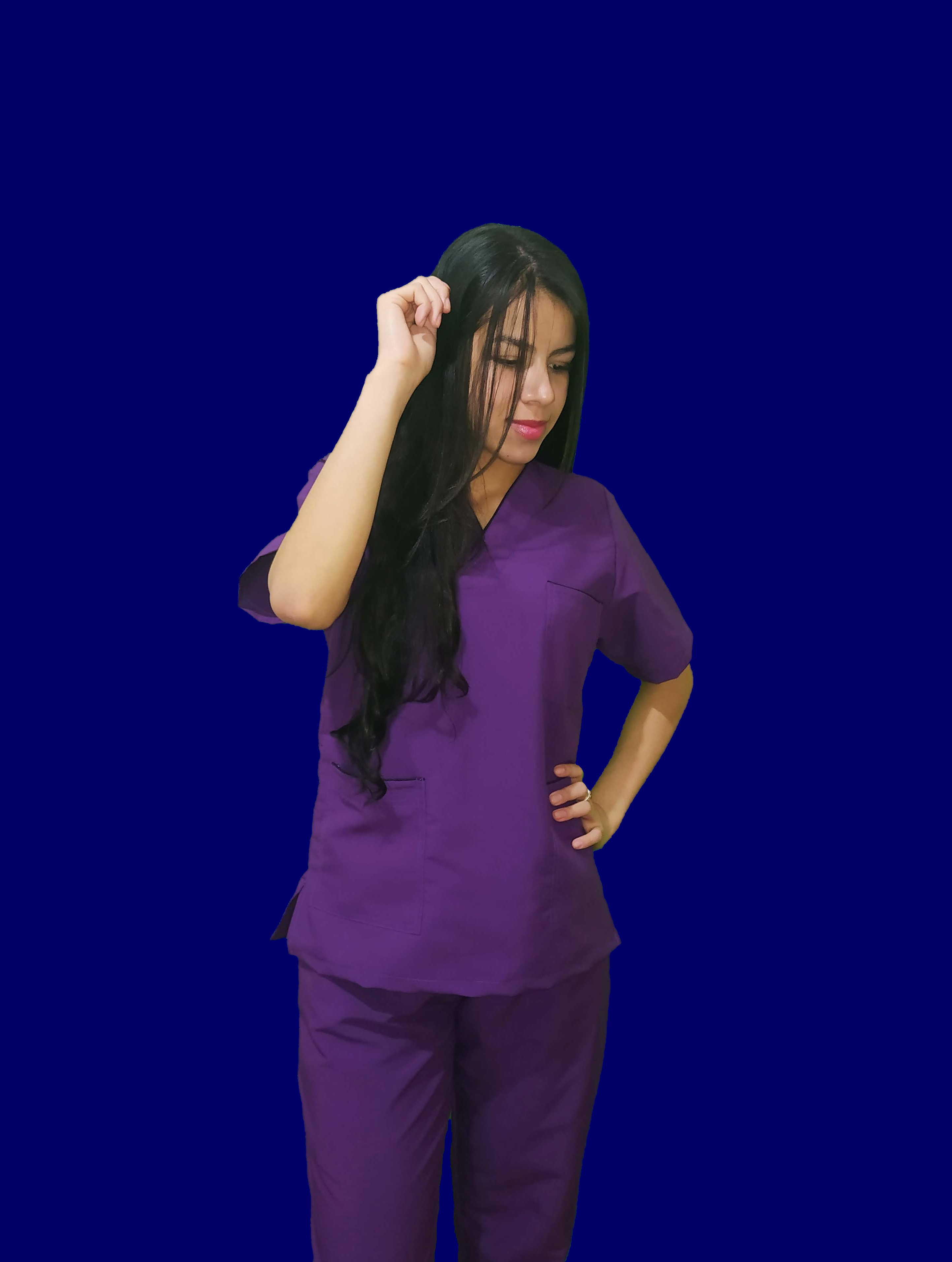 Uniforme médico y asistencial para dama en color vino/morado